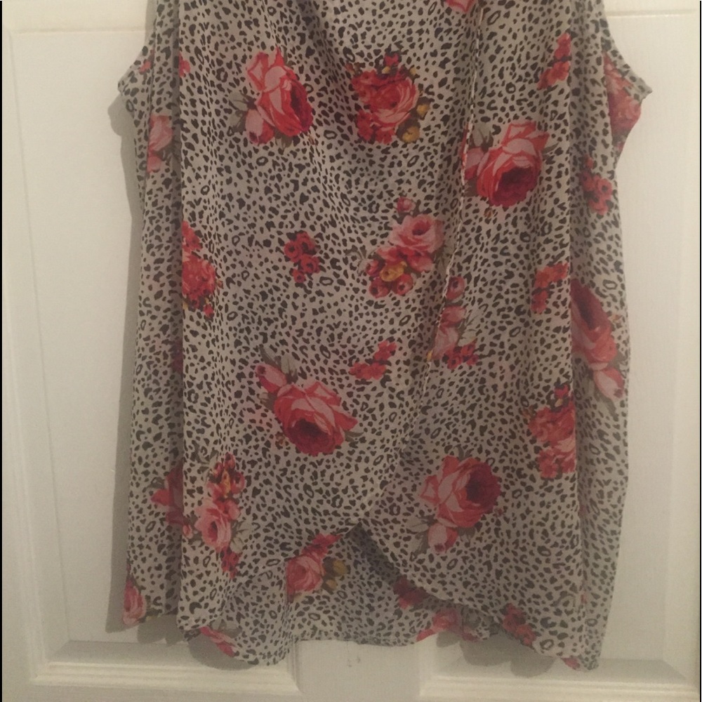 Torrid top - Picture 3 of 4